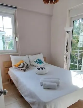Beautiful With Swimming Pool & Garden ヴィラ ベレキ